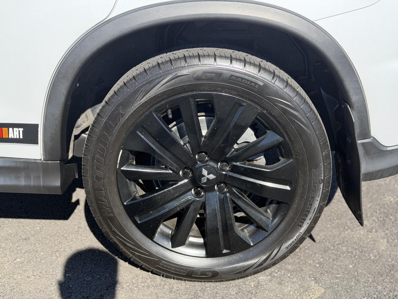 Mitsubishi Outlander Sport  2023