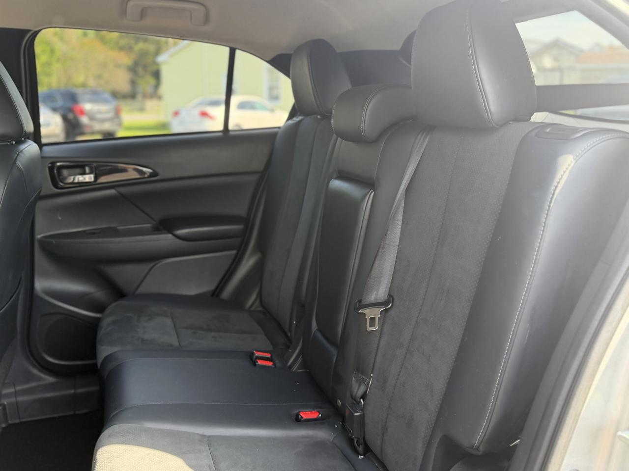 Mitsubishi Eclipse Cross  2024