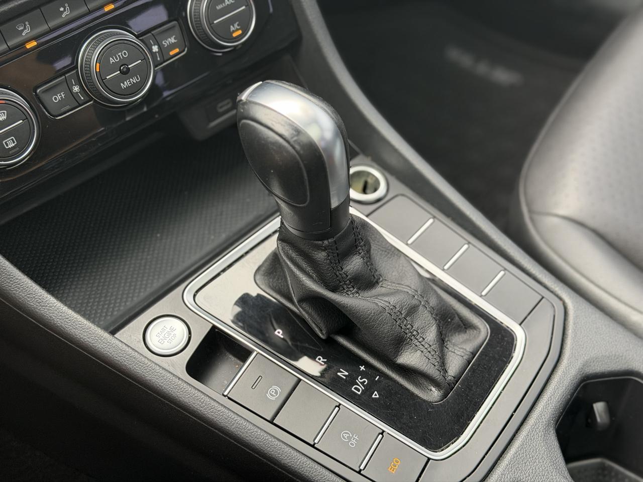 Volkswagen Jetta  2020