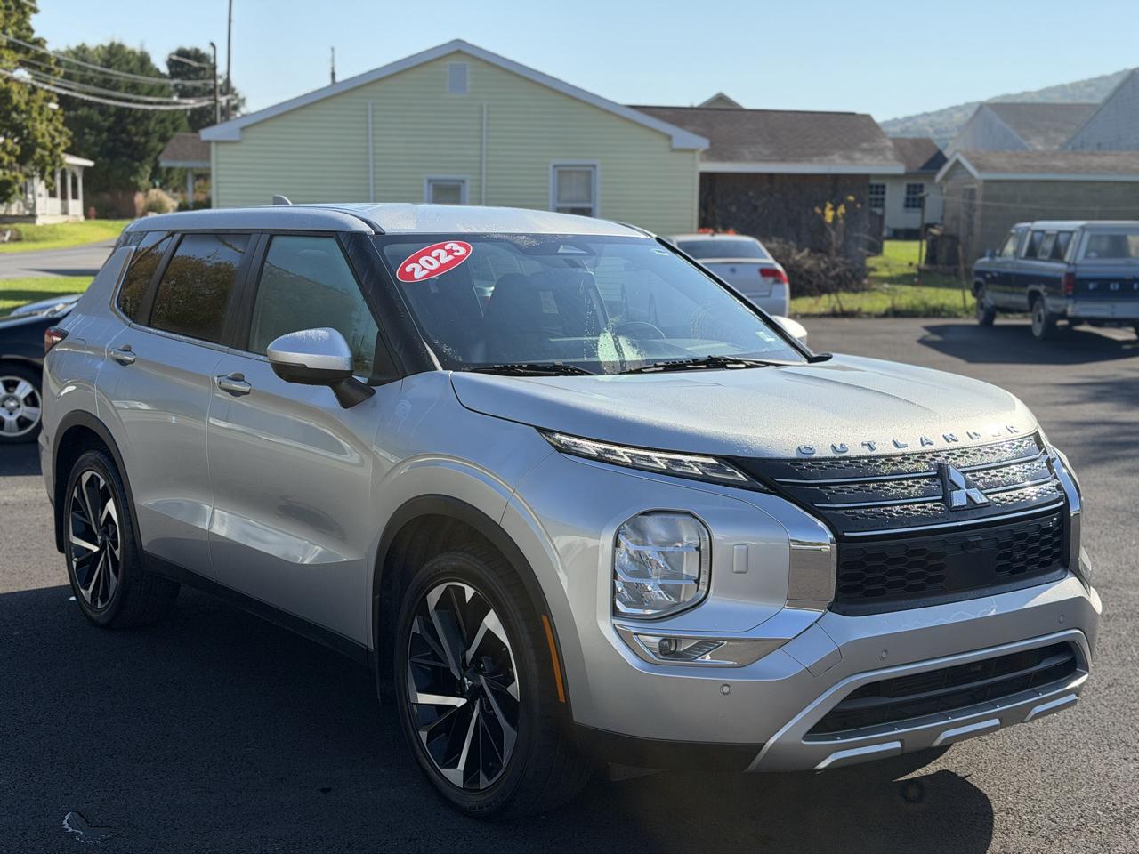 Mitsubishi Outlander  2023