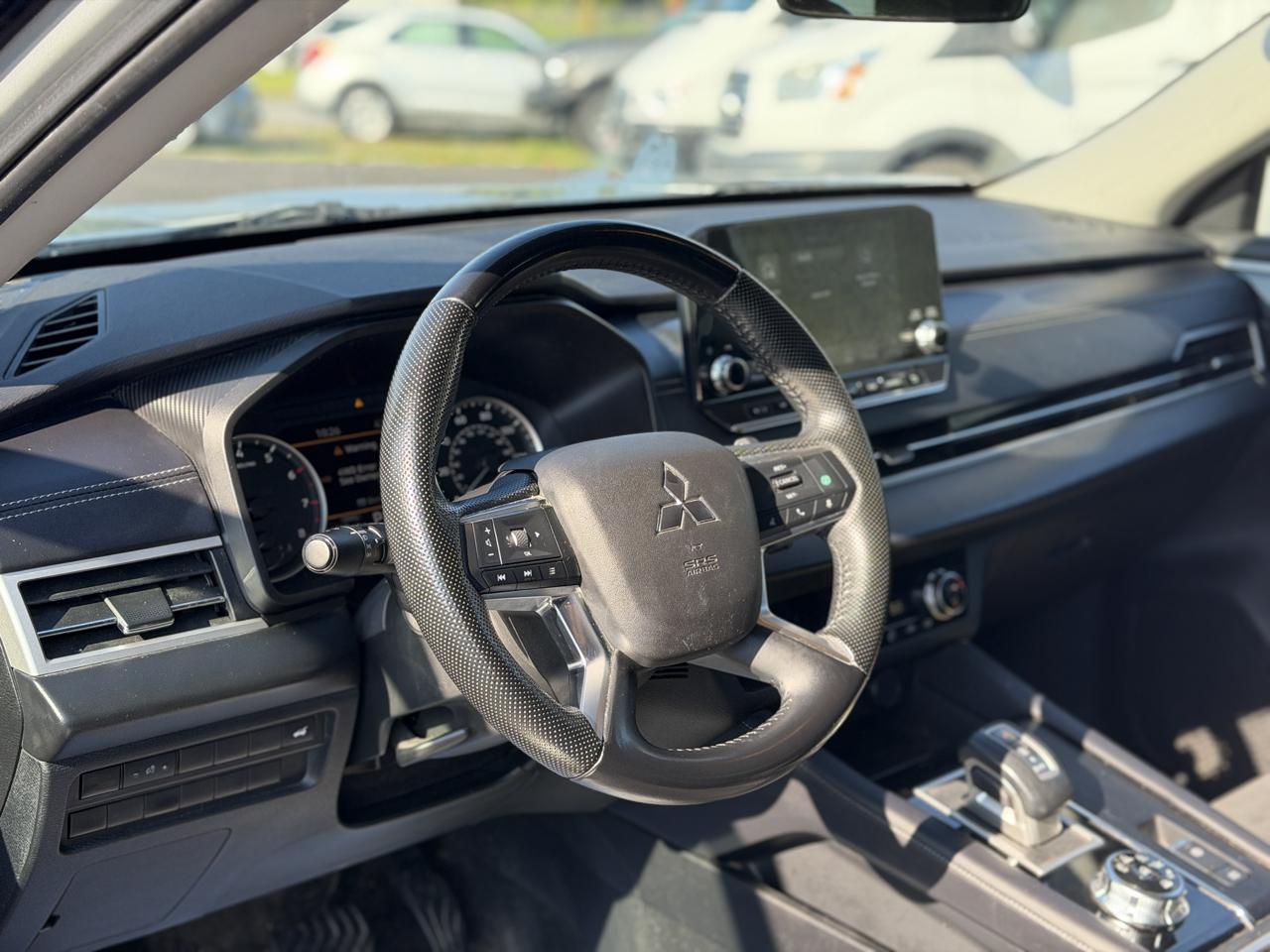 Mitsubishi Outlander  2023