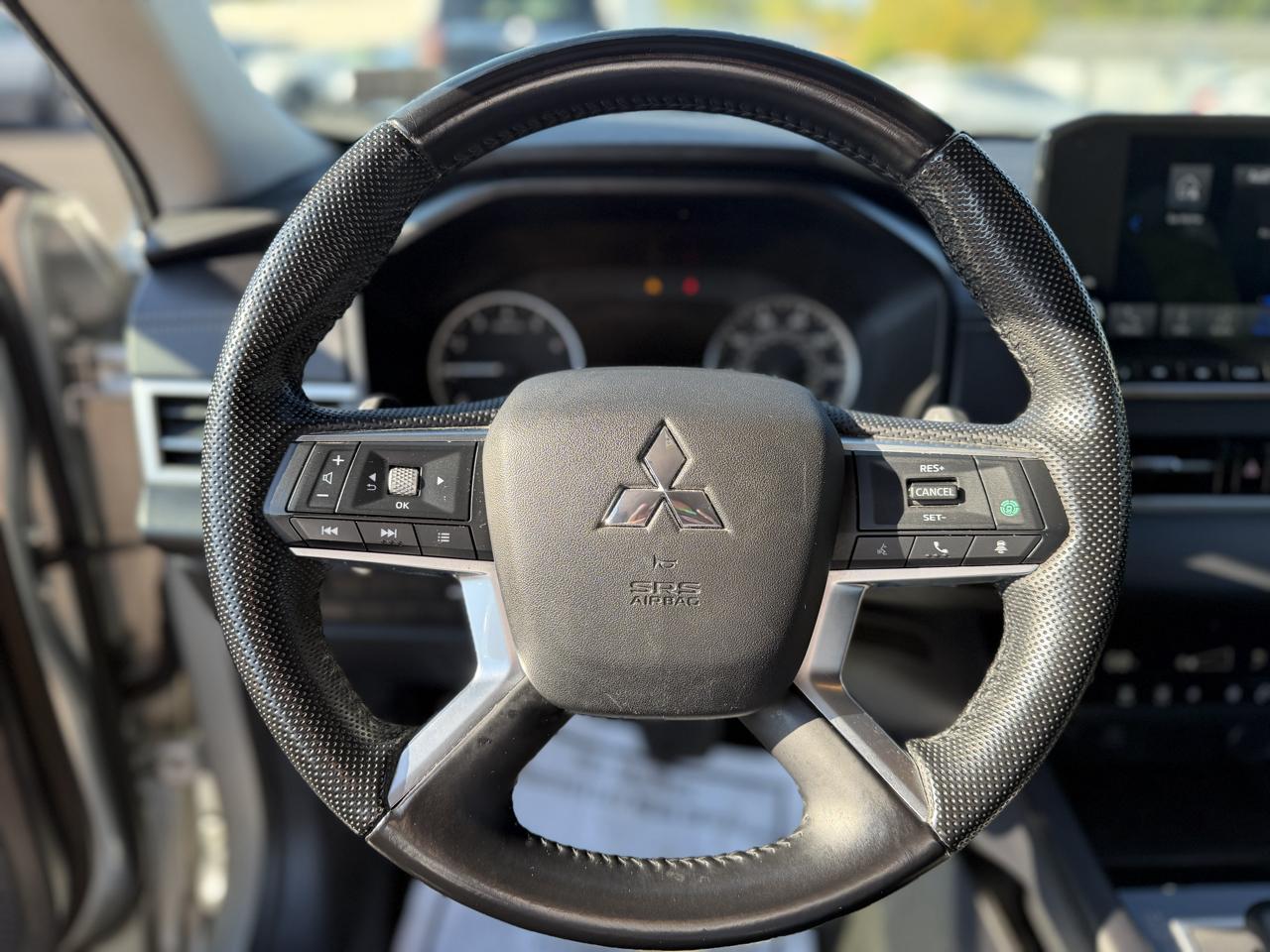 Mitsubishi Outlander  2023