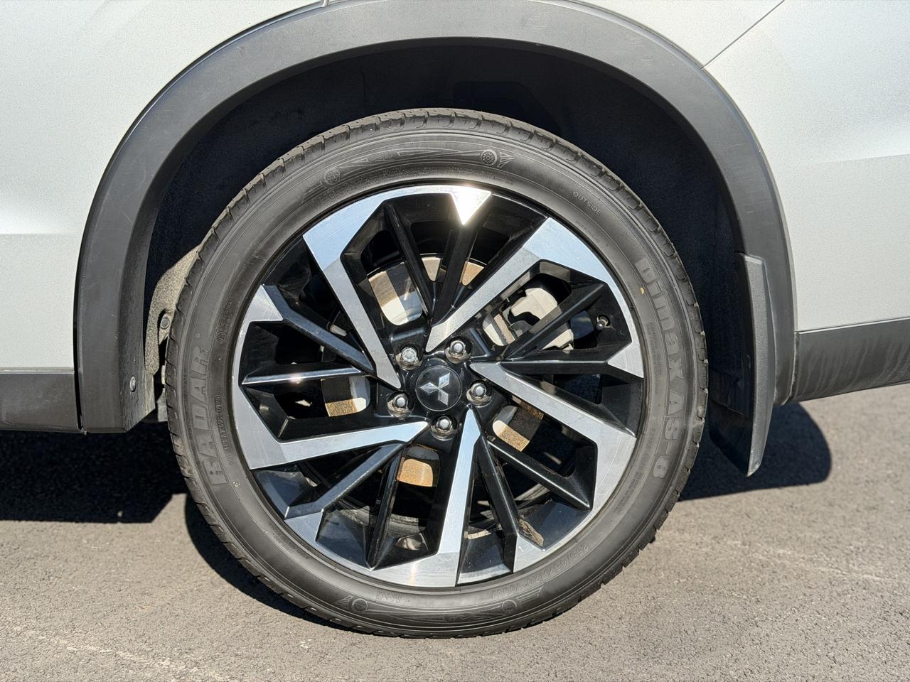 Mitsubishi Outlander  2023