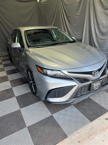 2024 Toyota Camry SE Sedan 4D