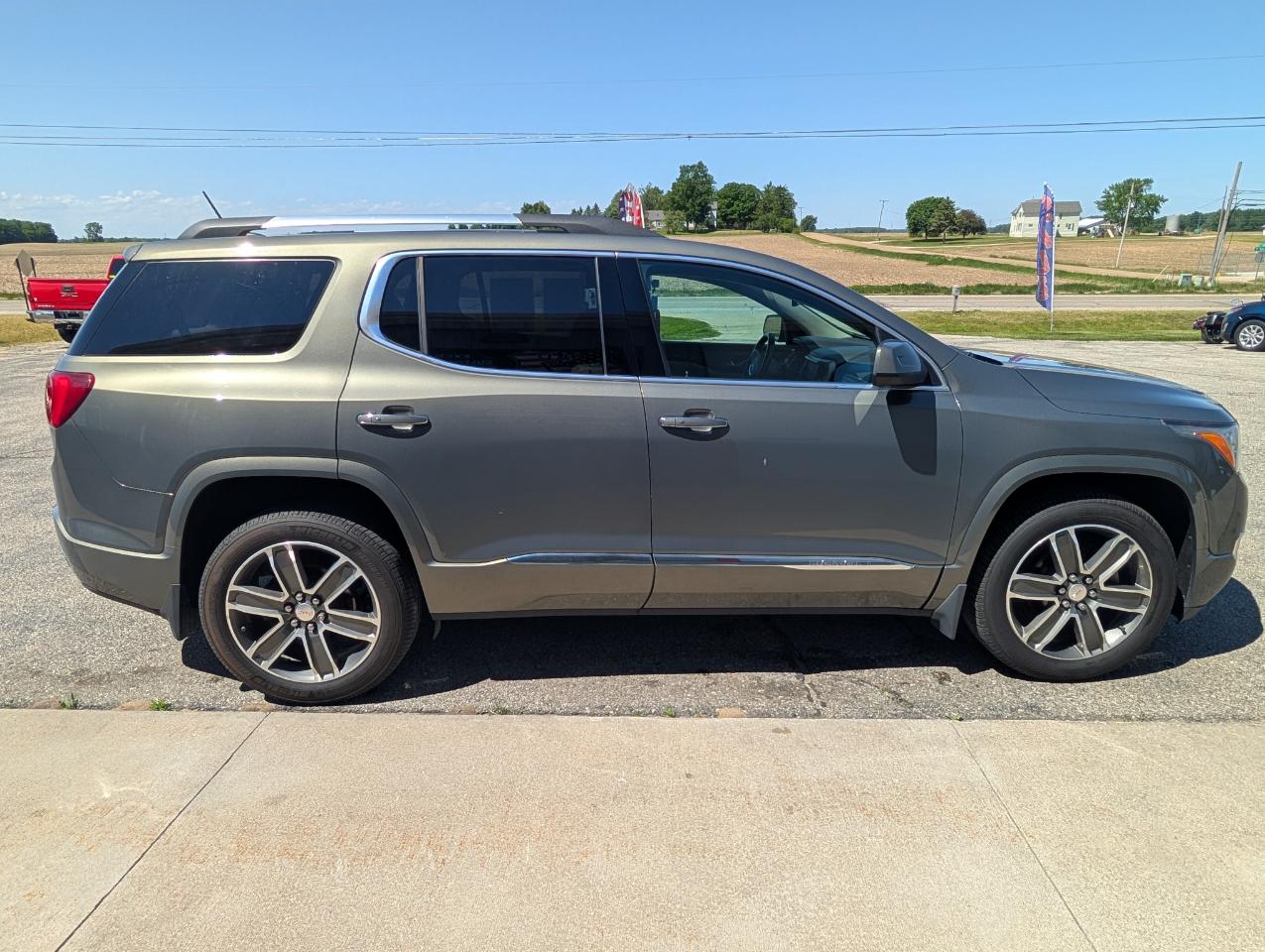 GMC Acadia Denali AWD 2018