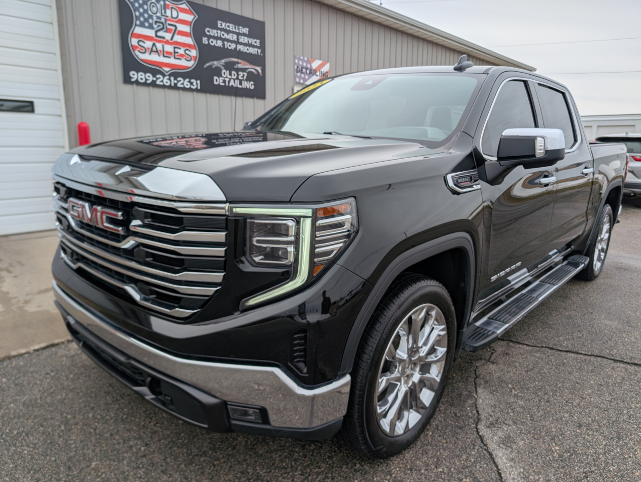 2023 GMC Sierra 1500 SLT's photo
