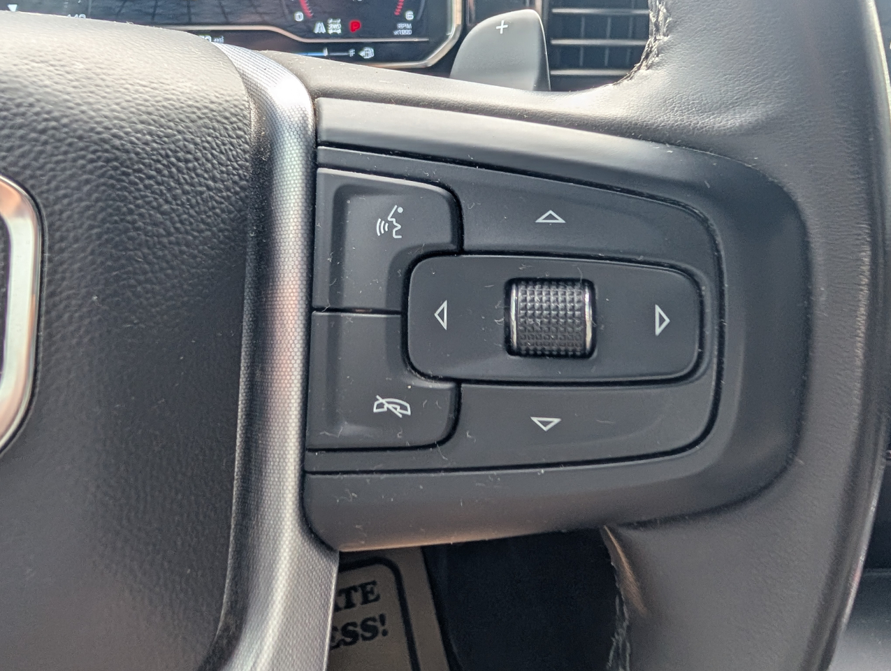 GMC Sierra 1500 SLT Crew Cab 4WD 2023