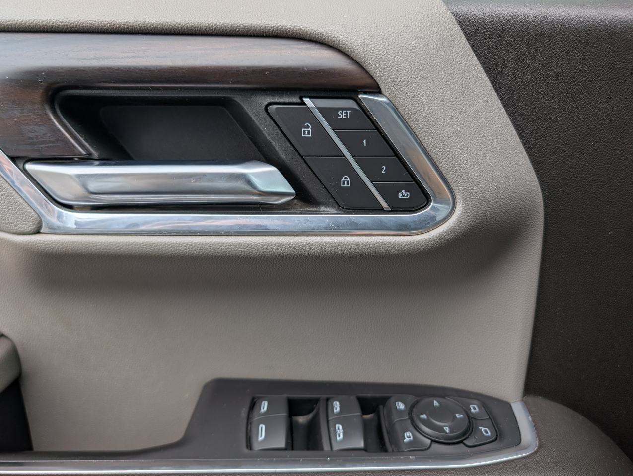 GMC Sierra 1500 SLT Crew Cab 4WD 2023