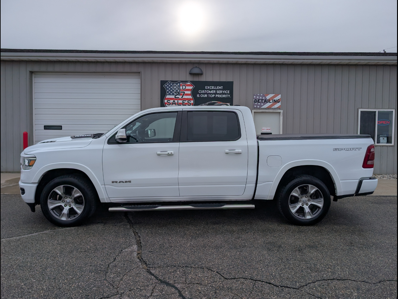 2022 RAM 1500 Laramie Crew Cab SWB 4WD