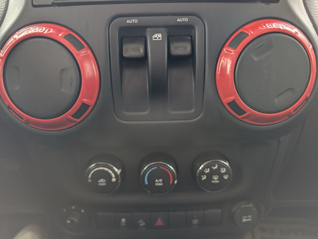 Jeep Wrangler Sahara 4WD 2013