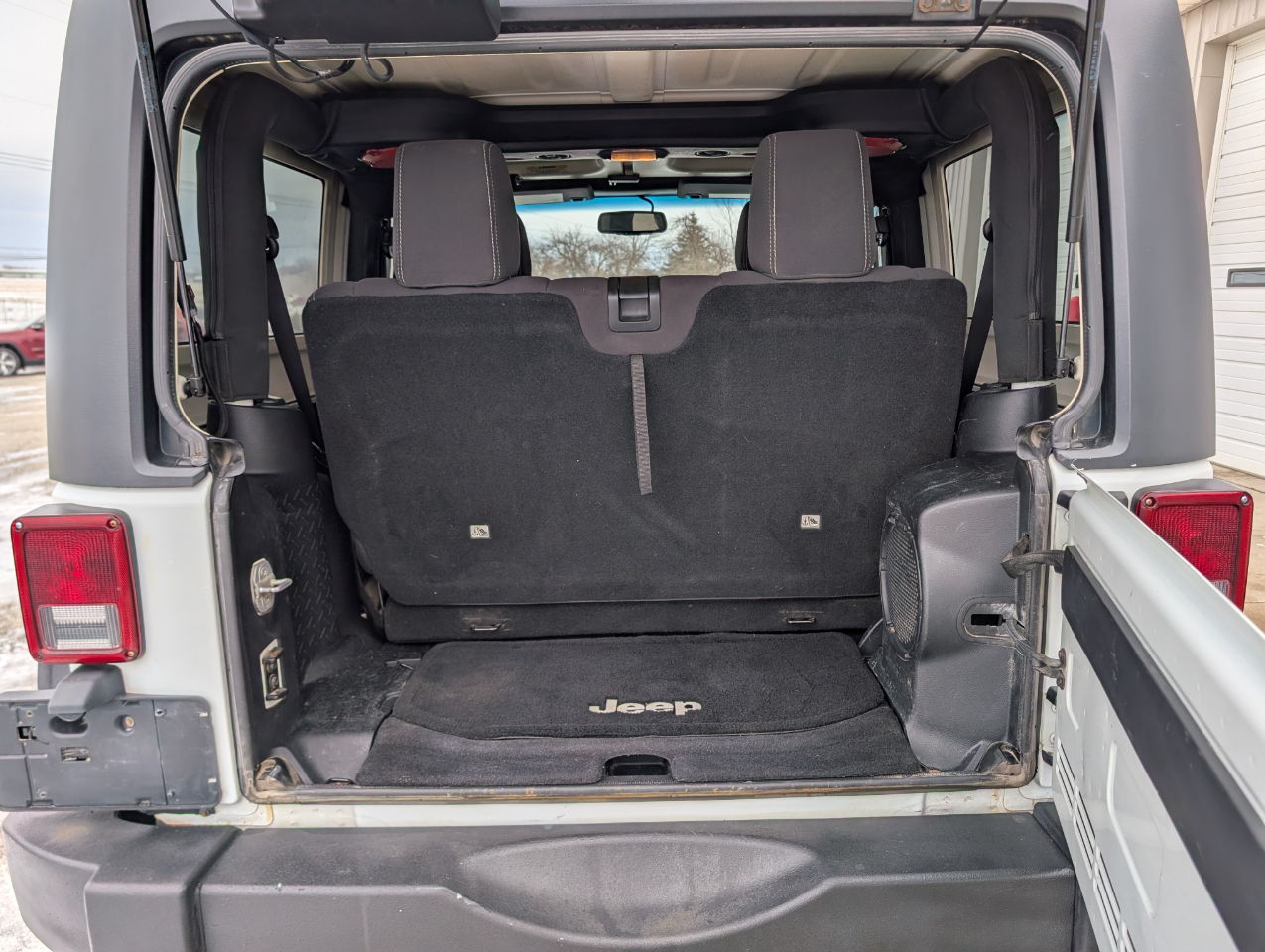 Jeep Wrangler Sahara 4WD 2013