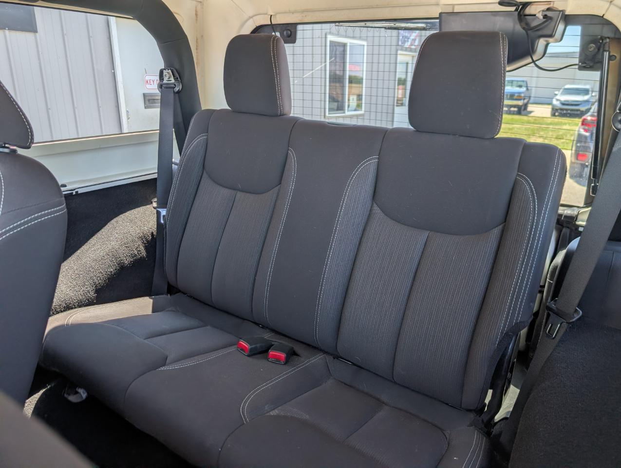 Jeep Wrangler Sahara 4WD 2013
