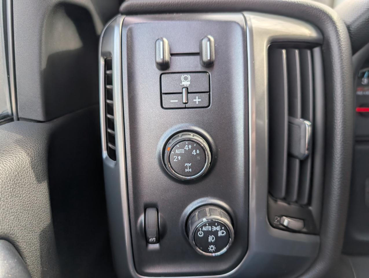 Chevrolet Silverado 1500 1LT Crew Cab 4WD 2014