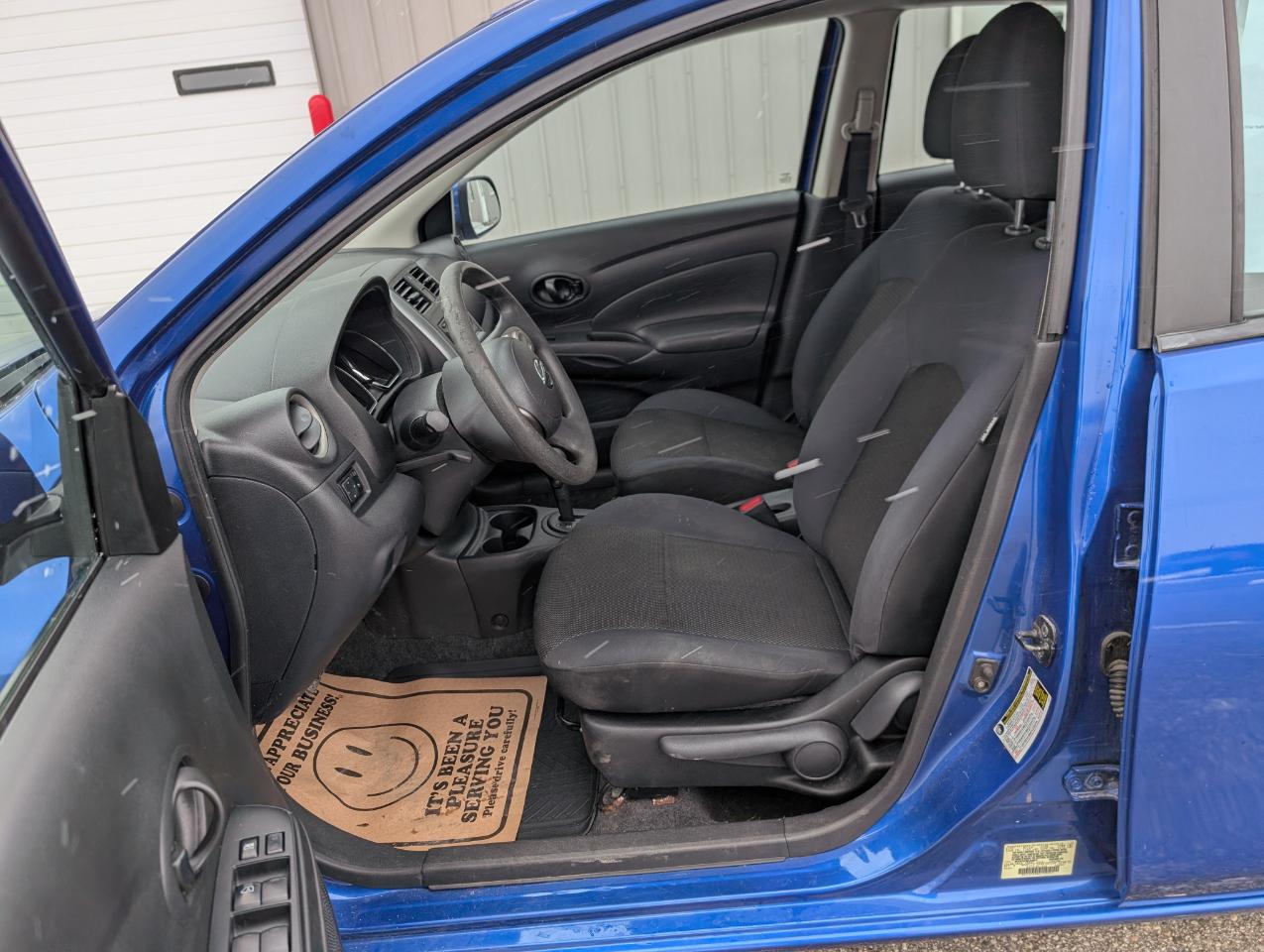 Nissan Versa 1.6 SV Sedan 2012