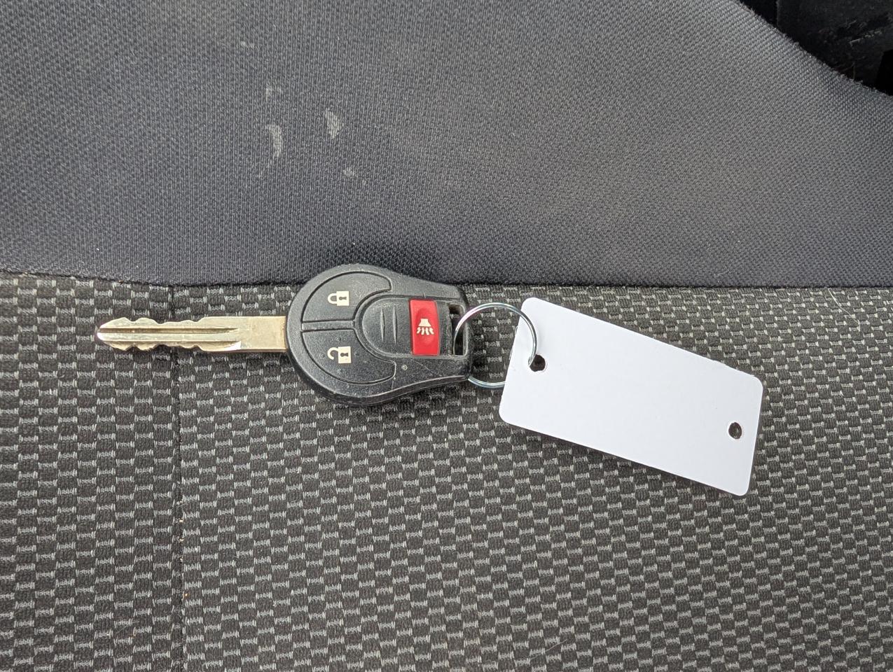 Nissan Versa 1.6 SV Sedan 2012