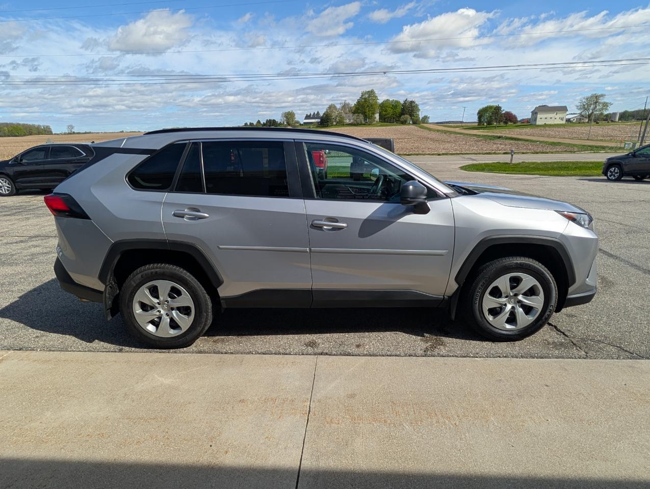 Toyota RAV4 LE AWD 2021