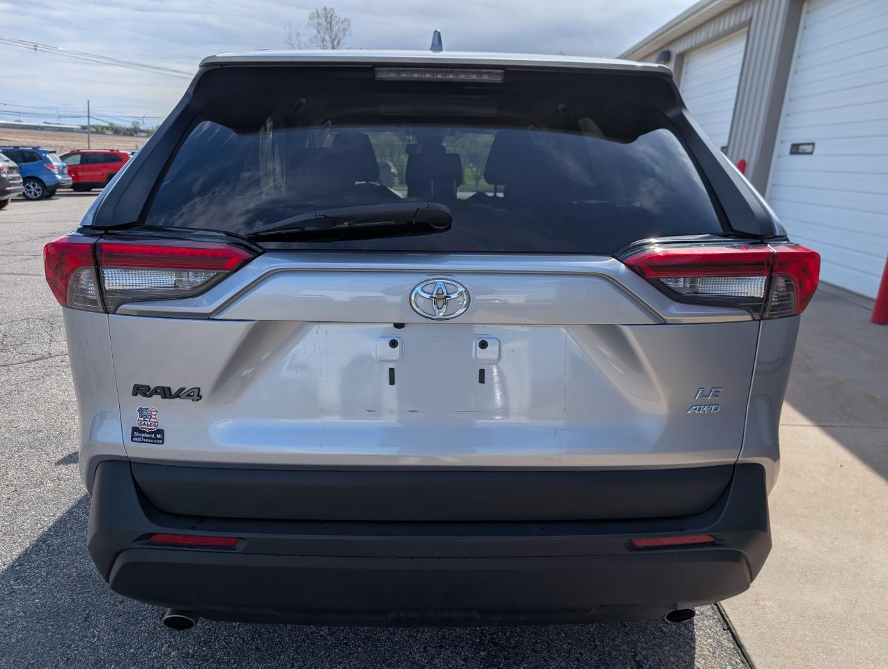 Toyota RAV4 LE AWD 2021