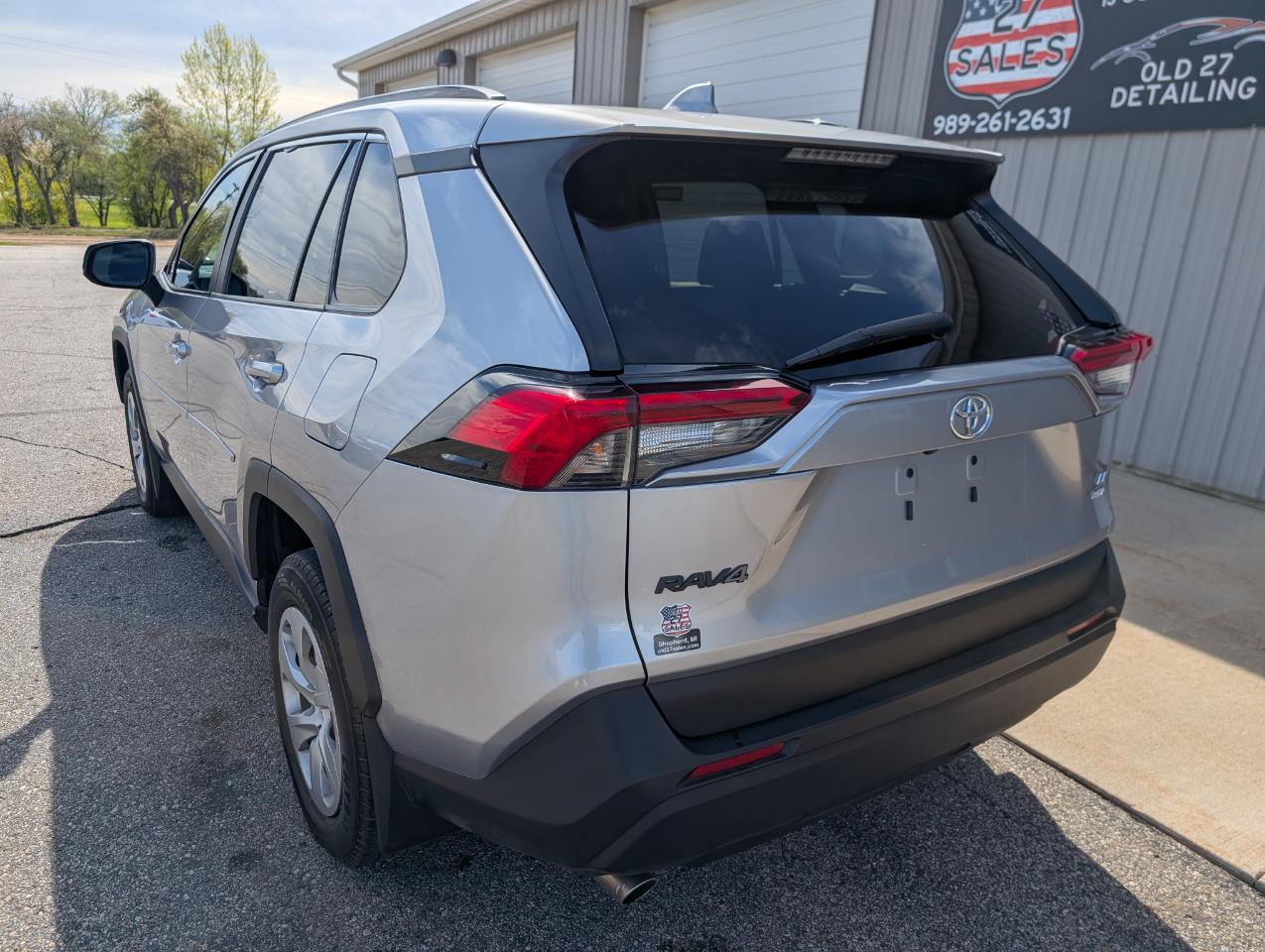 Toyota RAV4 LE AWD 2021