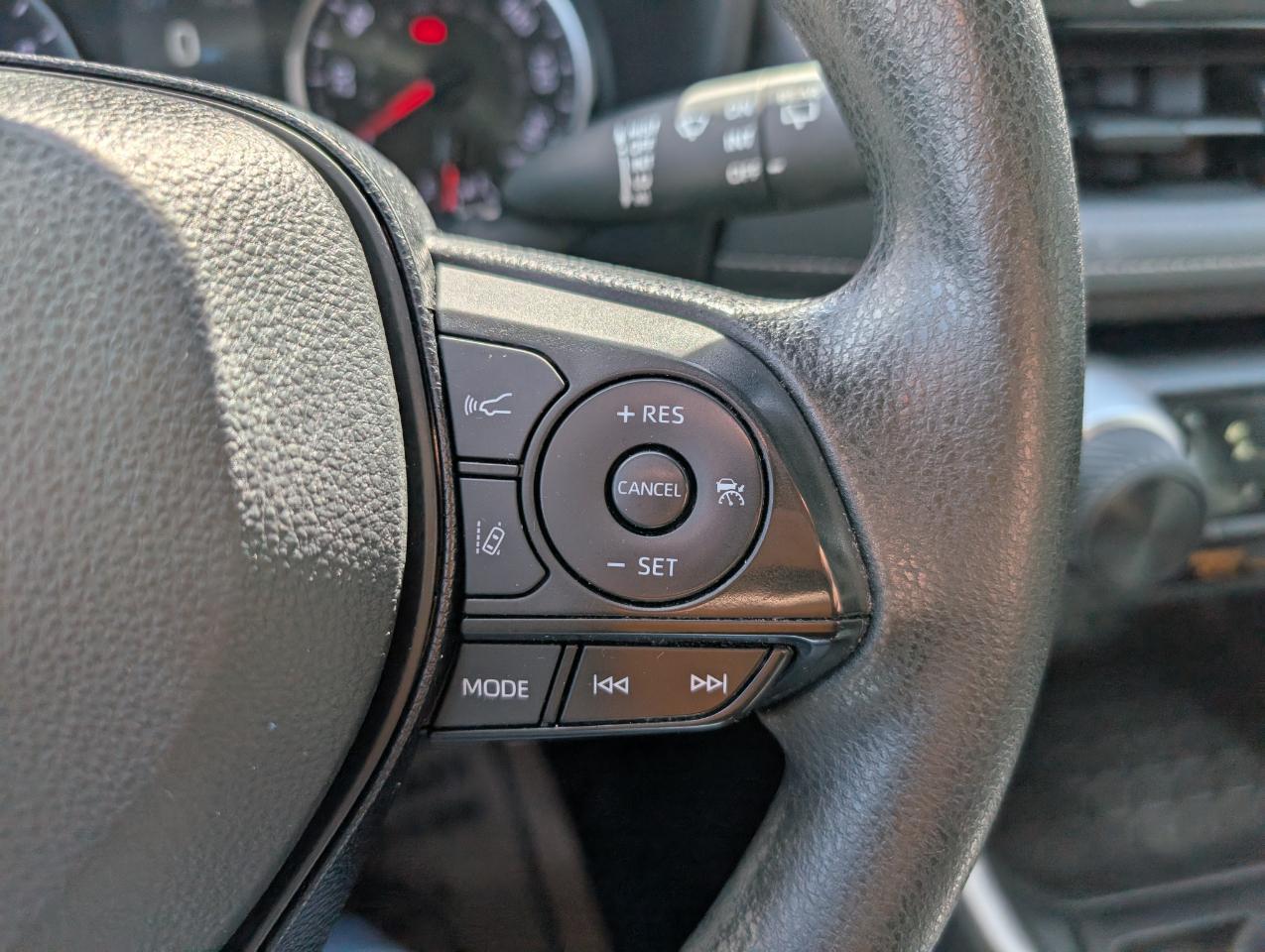 Toyota RAV4 LE AWD 2021