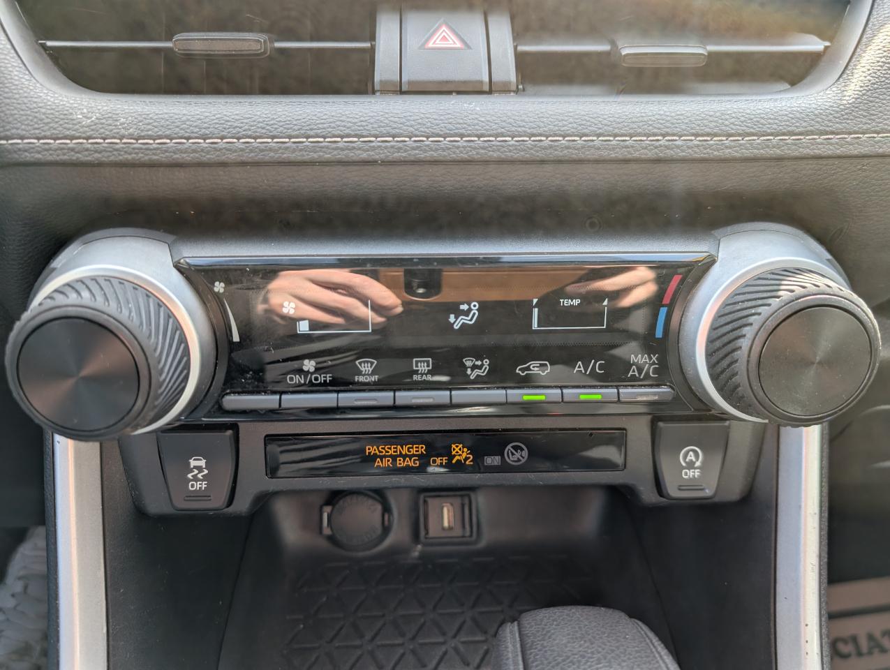 Toyota RAV4 LE AWD 2021