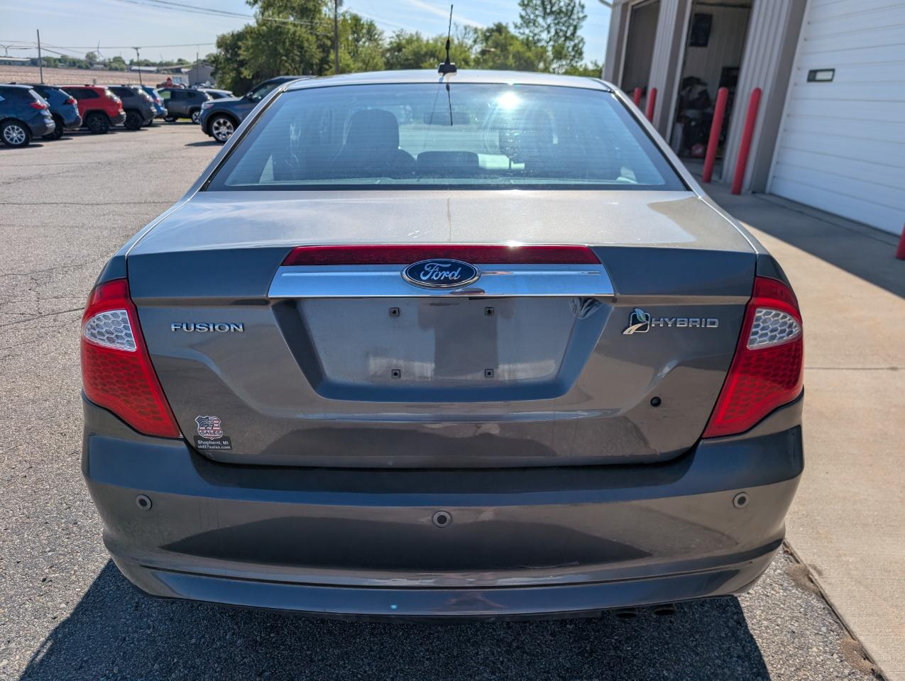 Ford Fusion Hybrid Sedan 2010