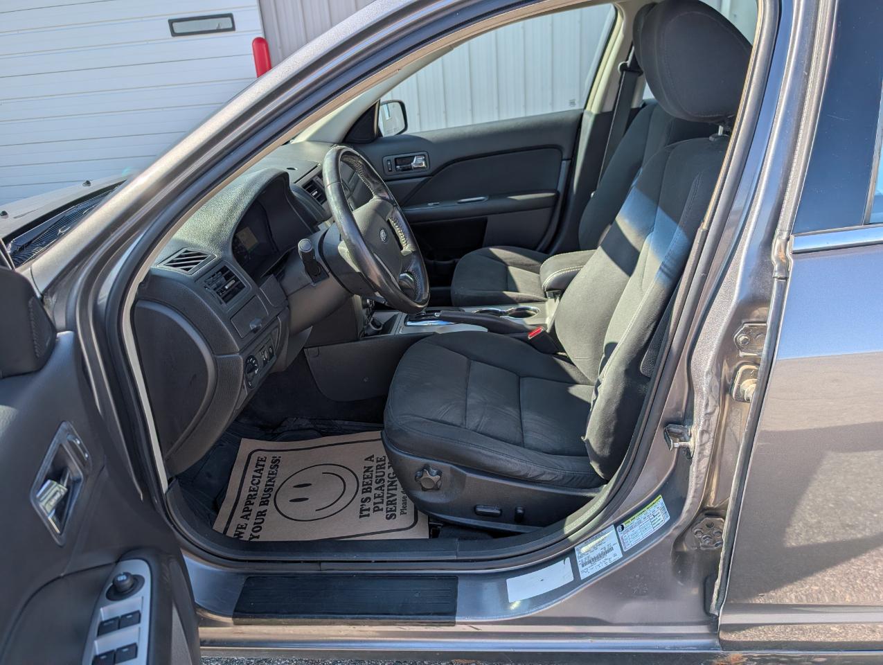 Ford Fusion Hybrid Sedan 2010