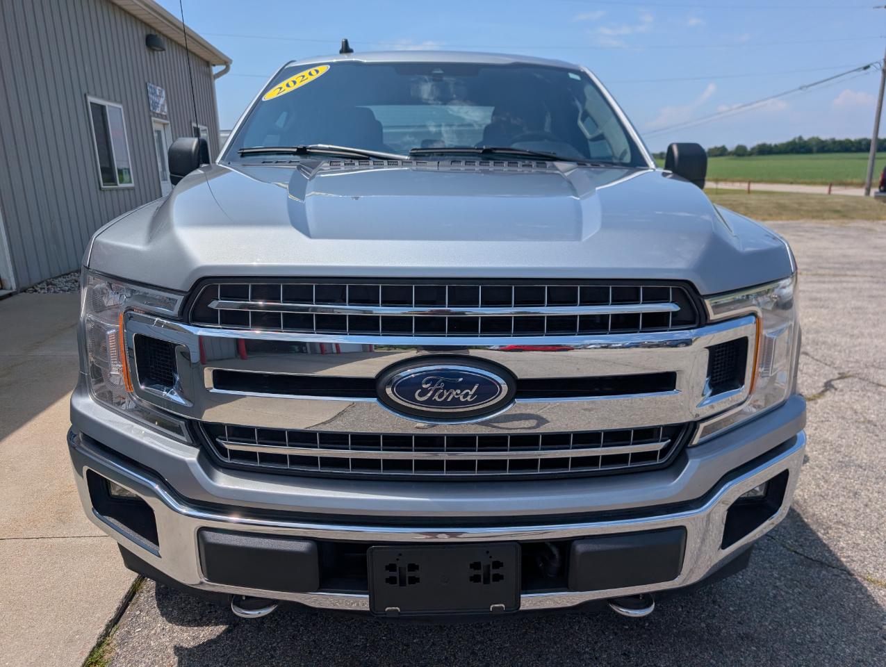View vehicle photo 3