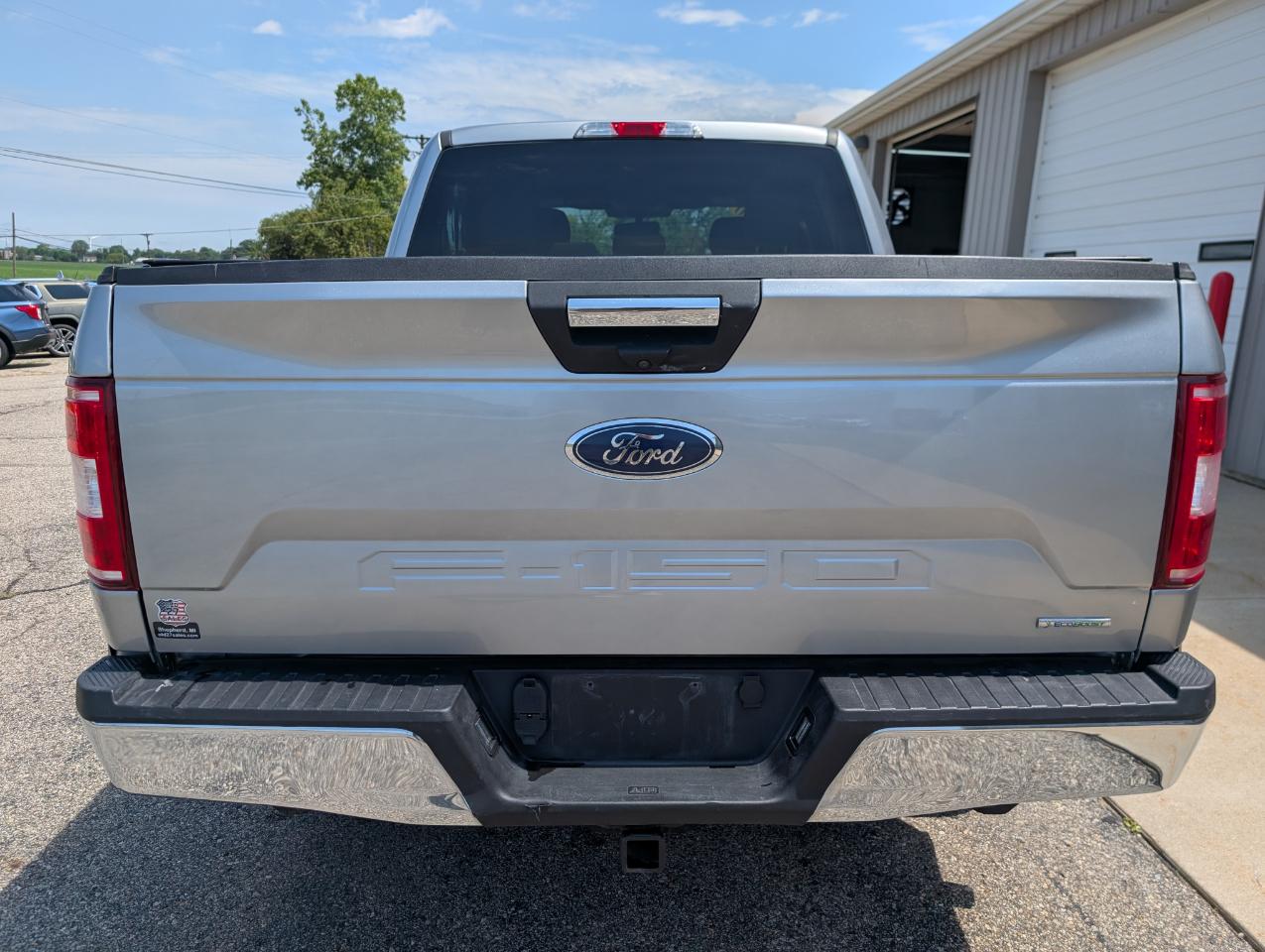 View vehicle photo 7