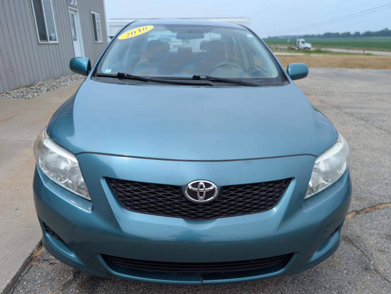 Toyota Corolla 4dr Sdn Base Auto 2010