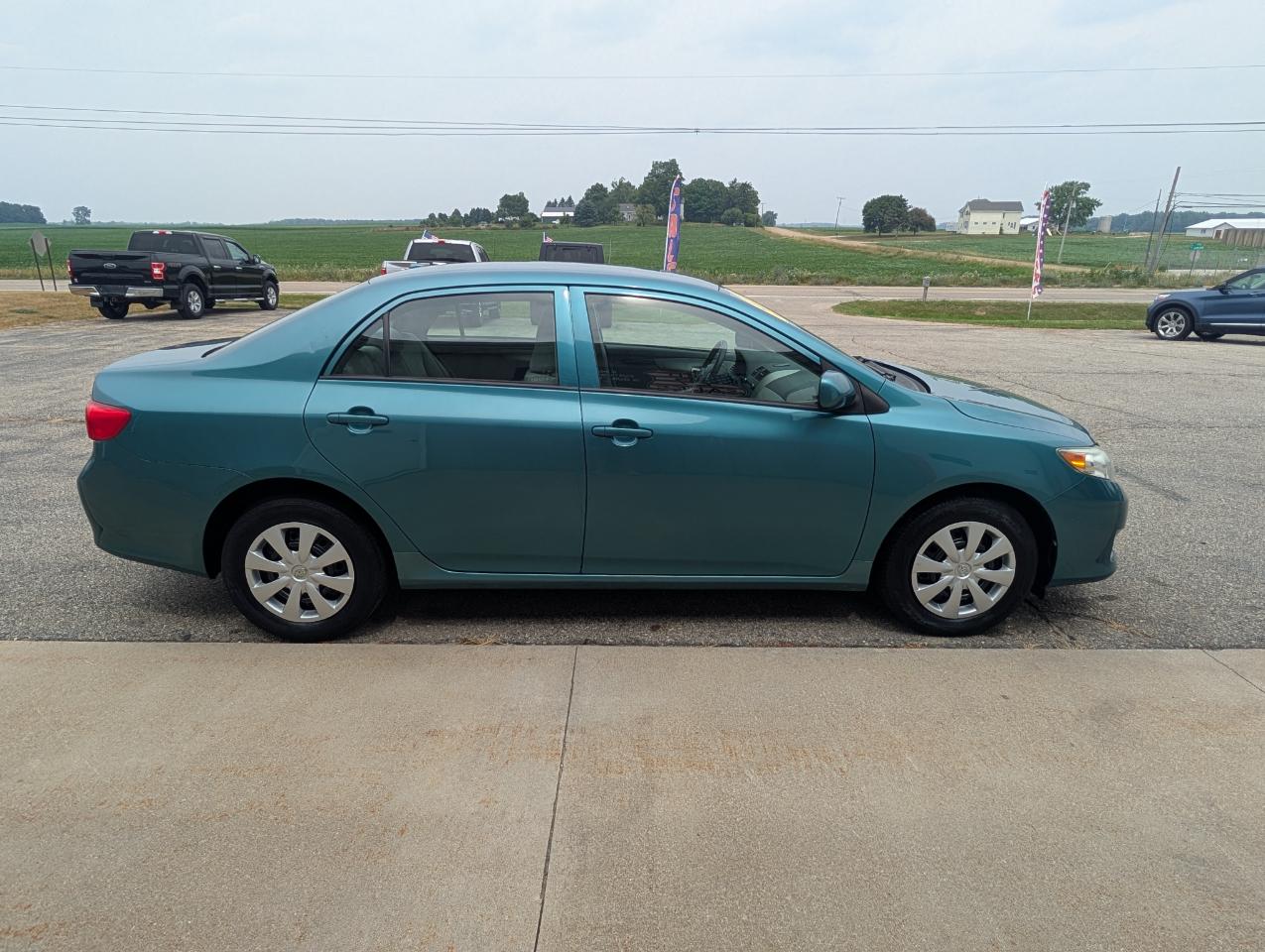 Toyota Corolla 4dr Sdn Base Auto 2010