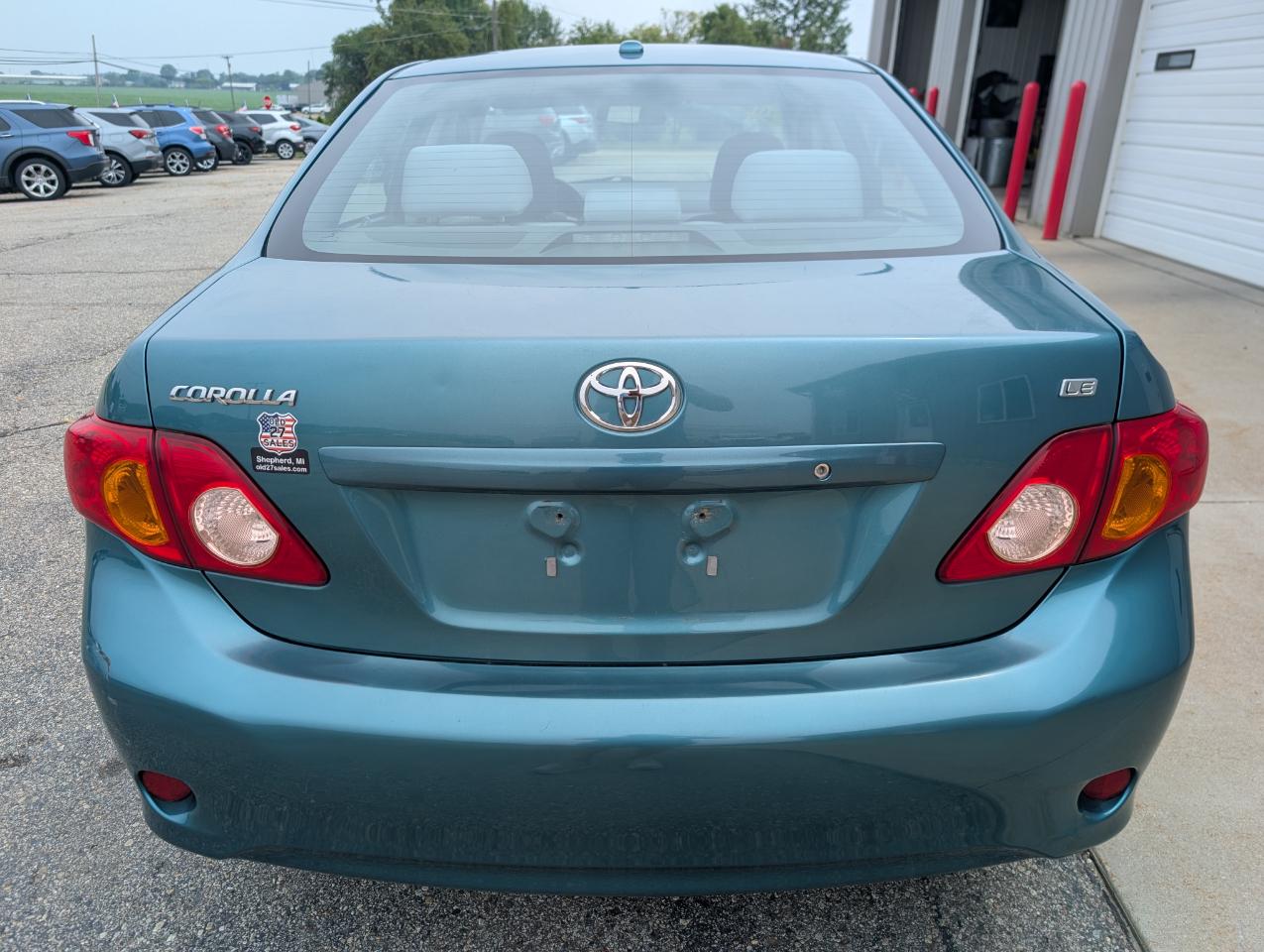 Toyota Corolla 4dr Sdn Base Auto 2010