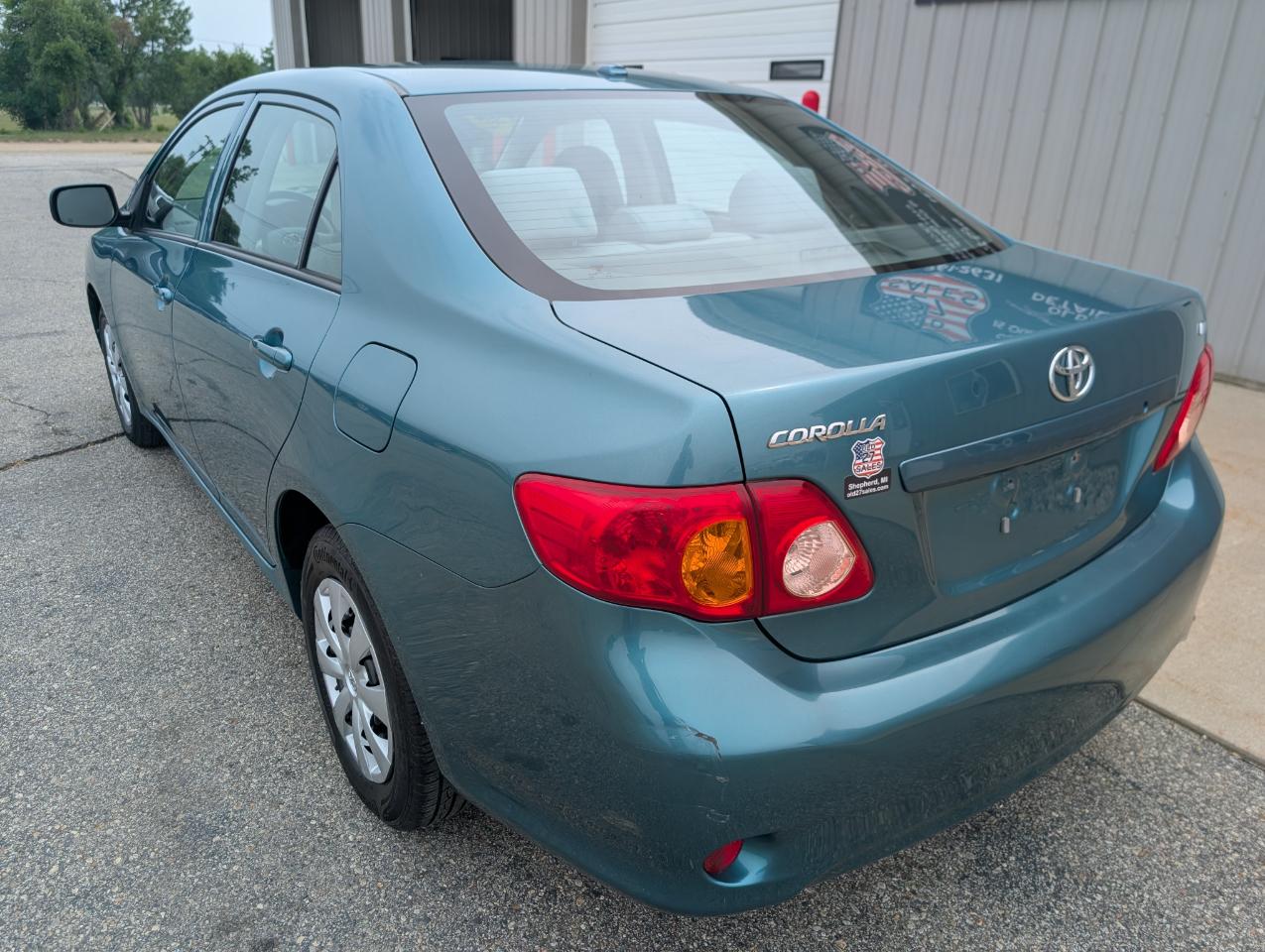 Toyota Corolla 4dr Sdn Base Auto 2010