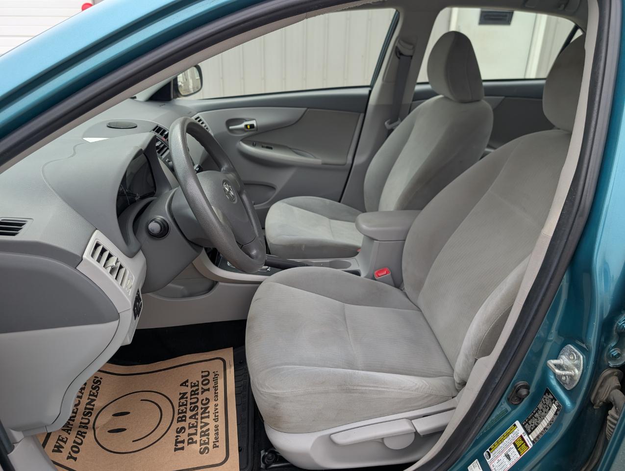 Toyota Corolla 4dr Sdn Base Auto 2010