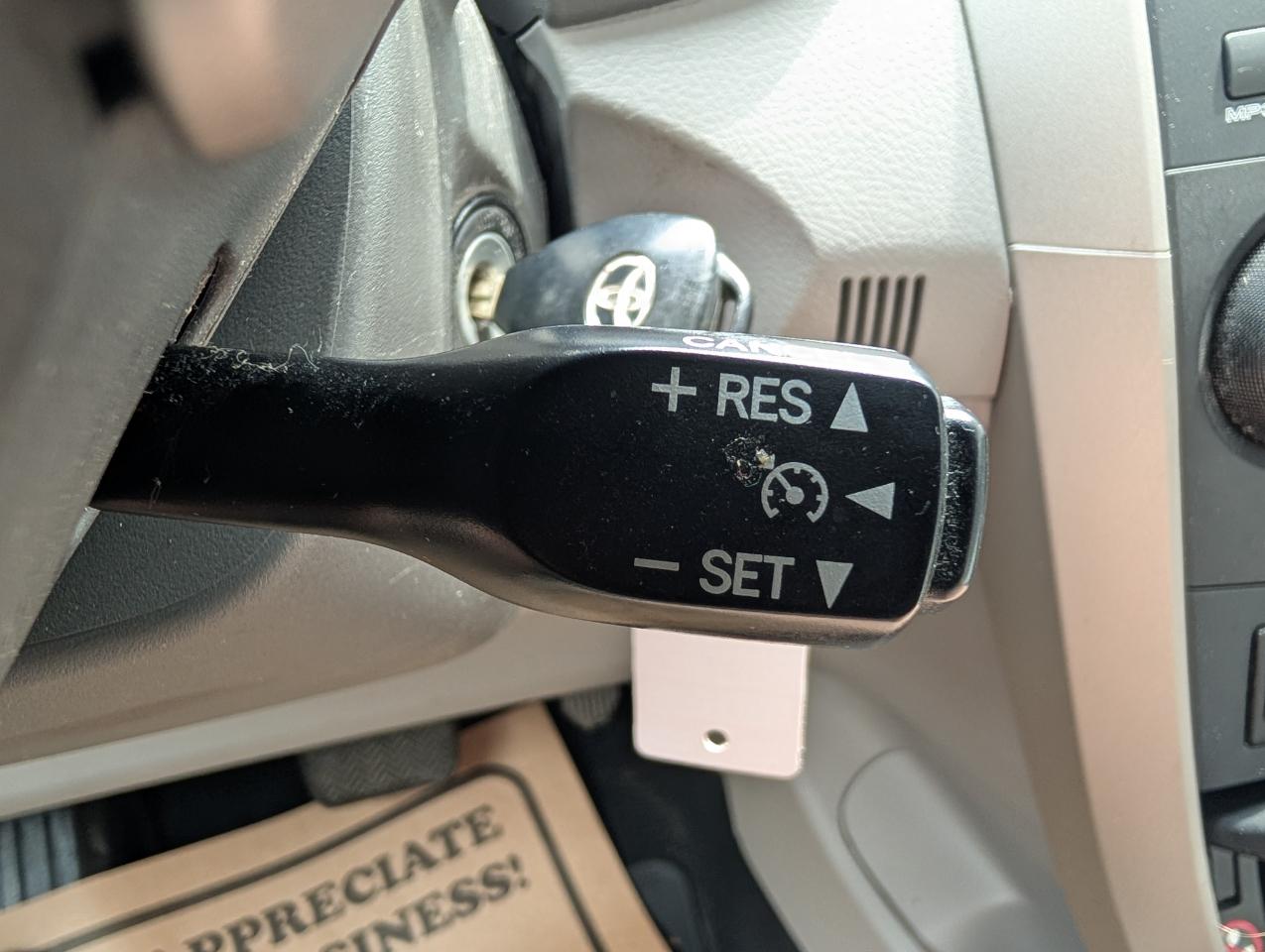 Toyota Corolla 4dr Sdn Base Auto 2010