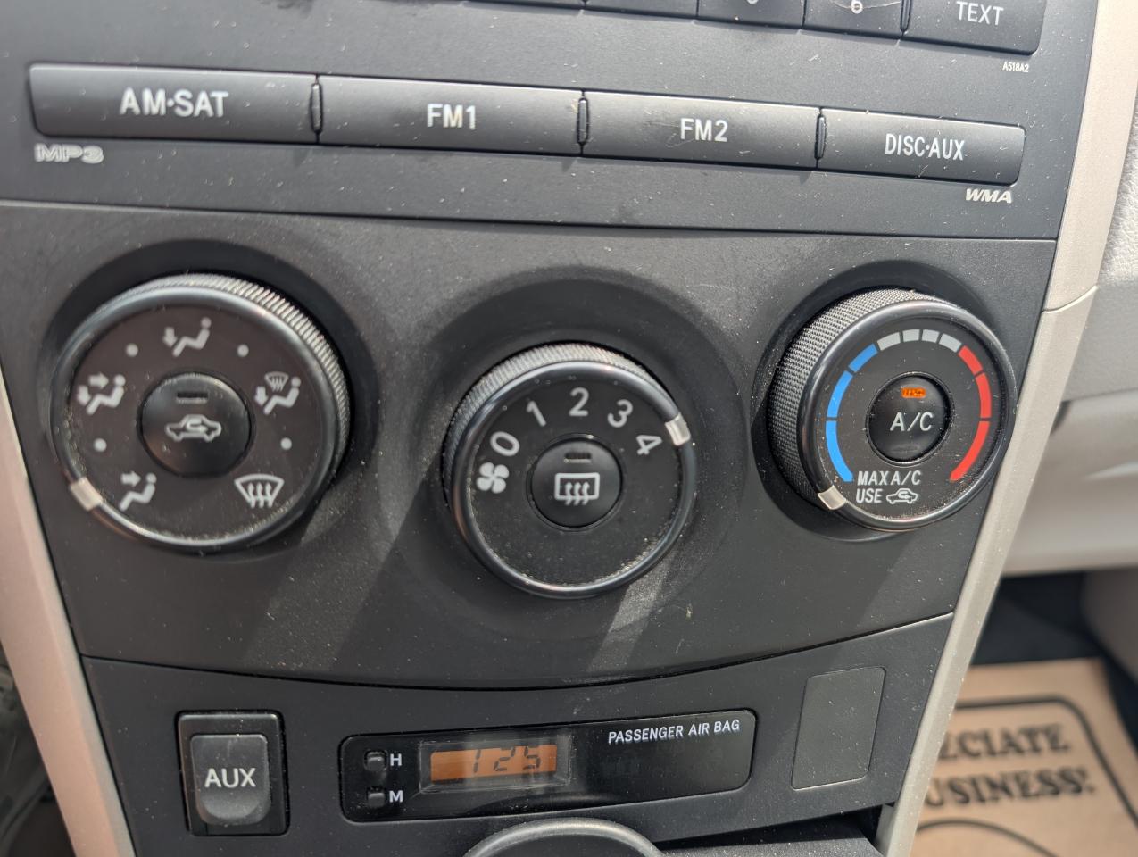 Toyota Corolla 4dr Sdn Base Auto 2010