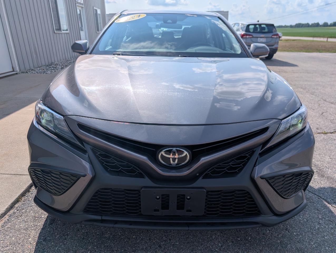 Toyota Camry SE 2024