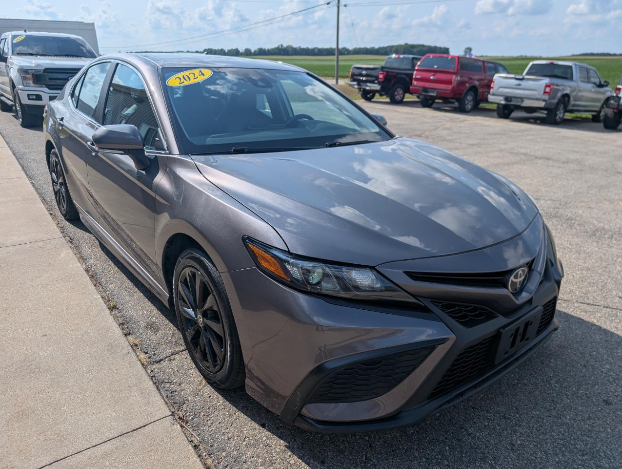 Toyota Camry SE 2024