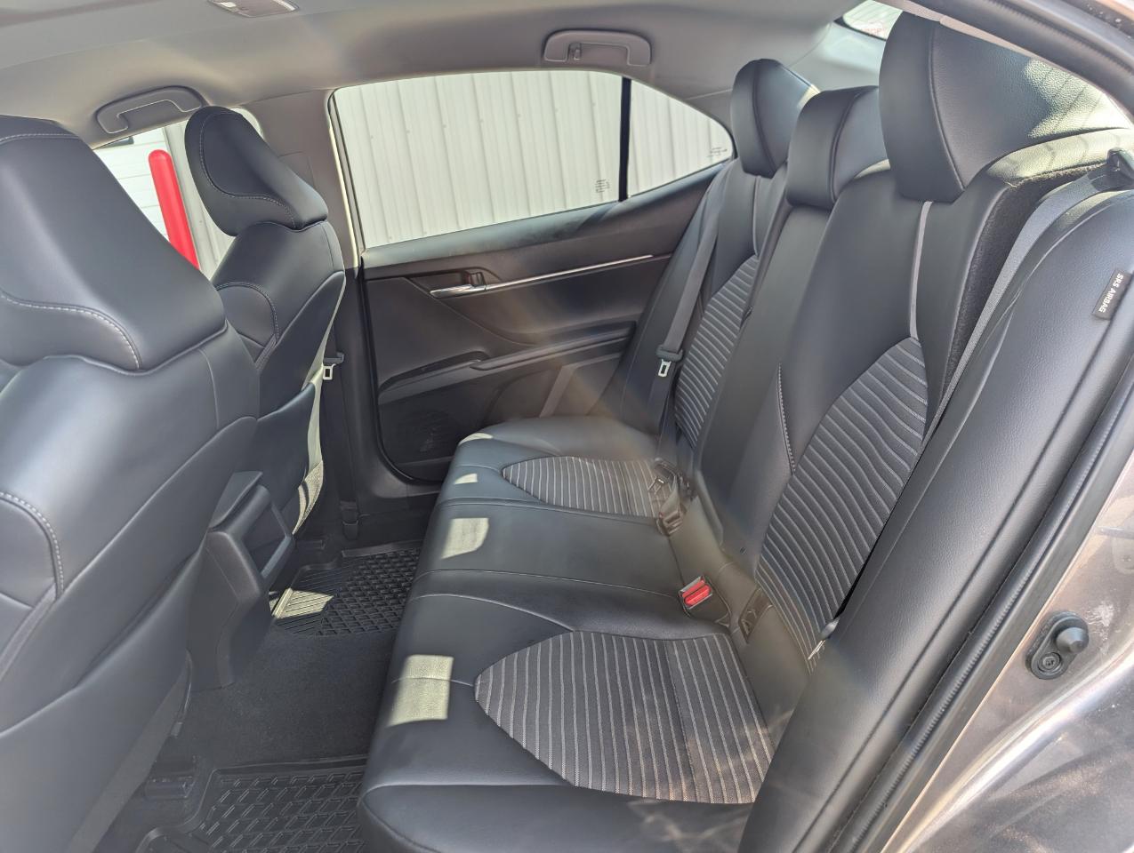 Toyota Camry SE 2024