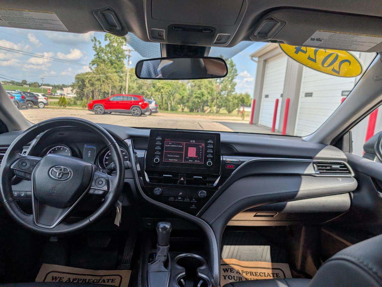 Toyota Camry SE 2024