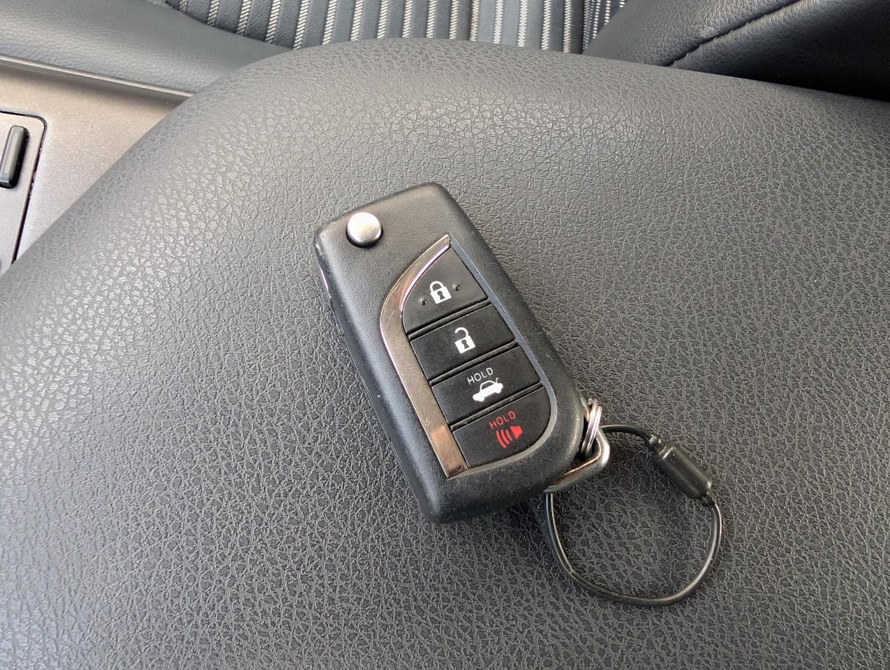 Toyota Camry SE 2024