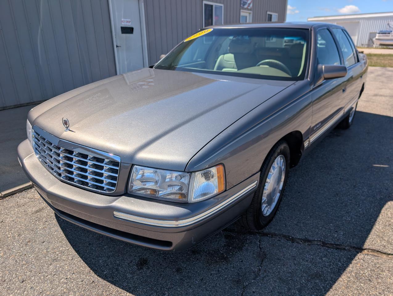 Cadillac DeVille Base 1999