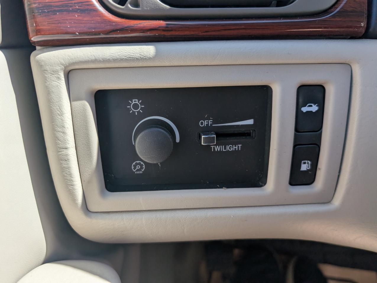 Cadillac DeVille Base 1999