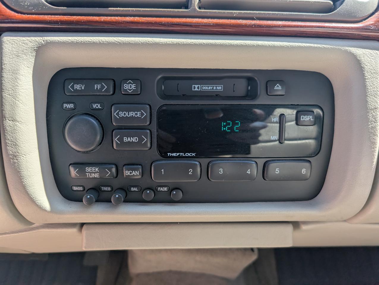 Cadillac DeVille Base 1999