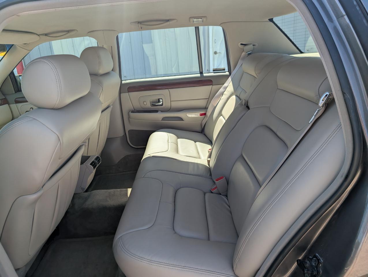Cadillac DeVille Base 1999