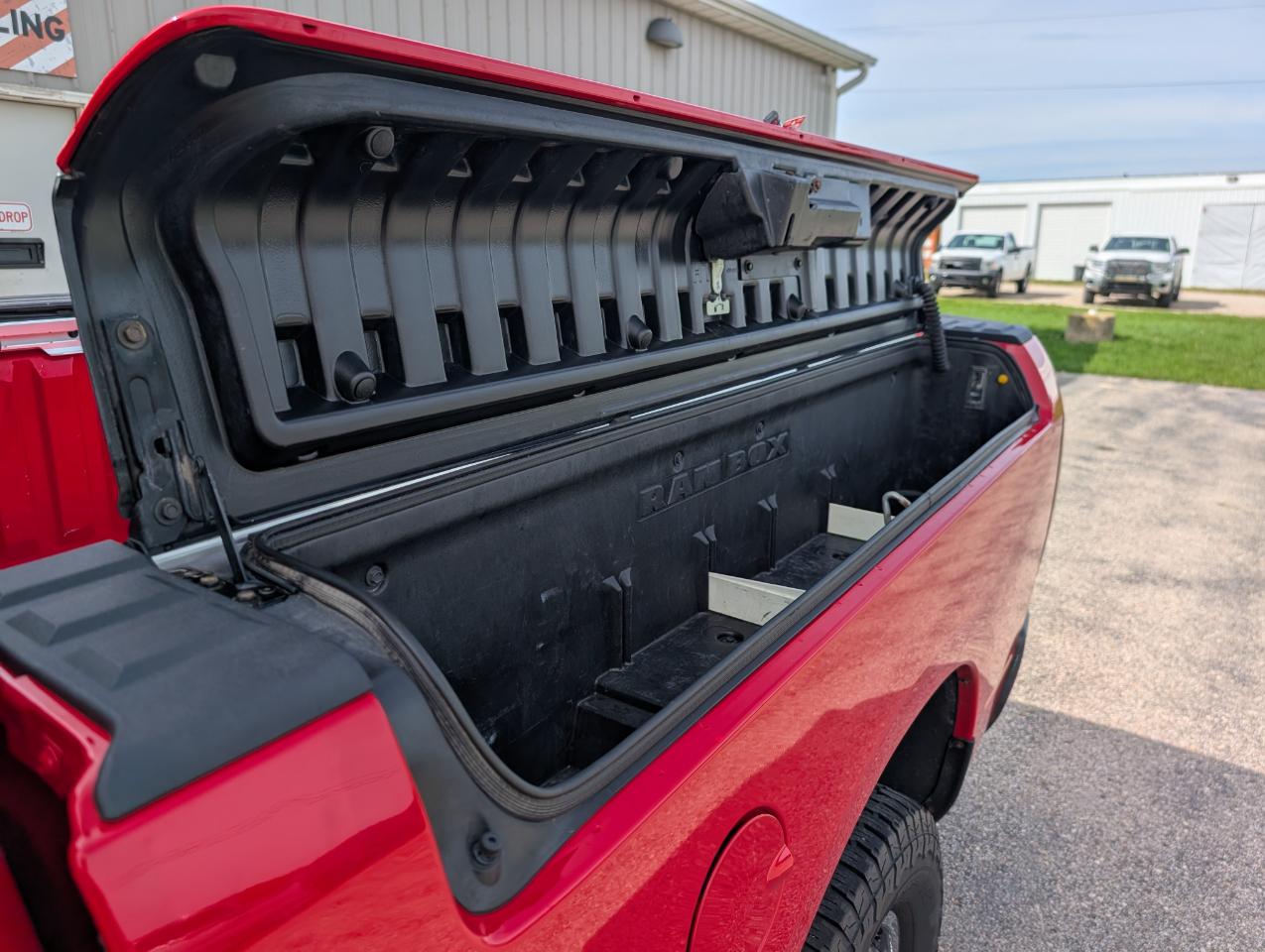 RAM 1500 Classic Tradesman Quad Cab 4WD 2020