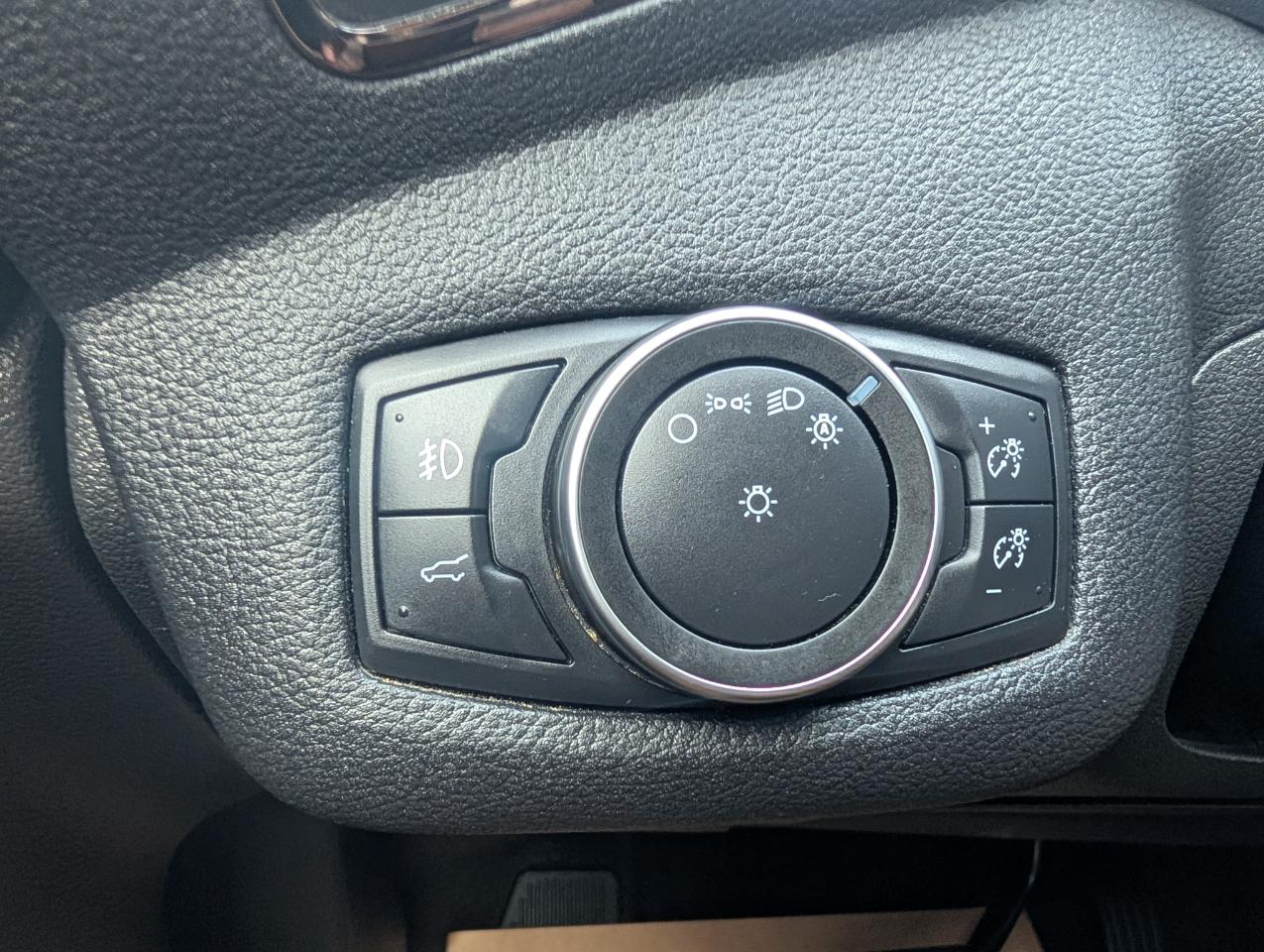 Ford Escape Titanium 4WD 2018
