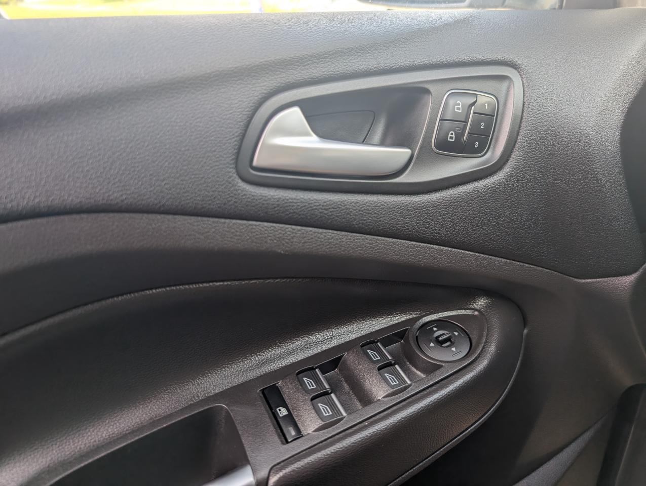 Ford Escape Titanium 4WD 2018