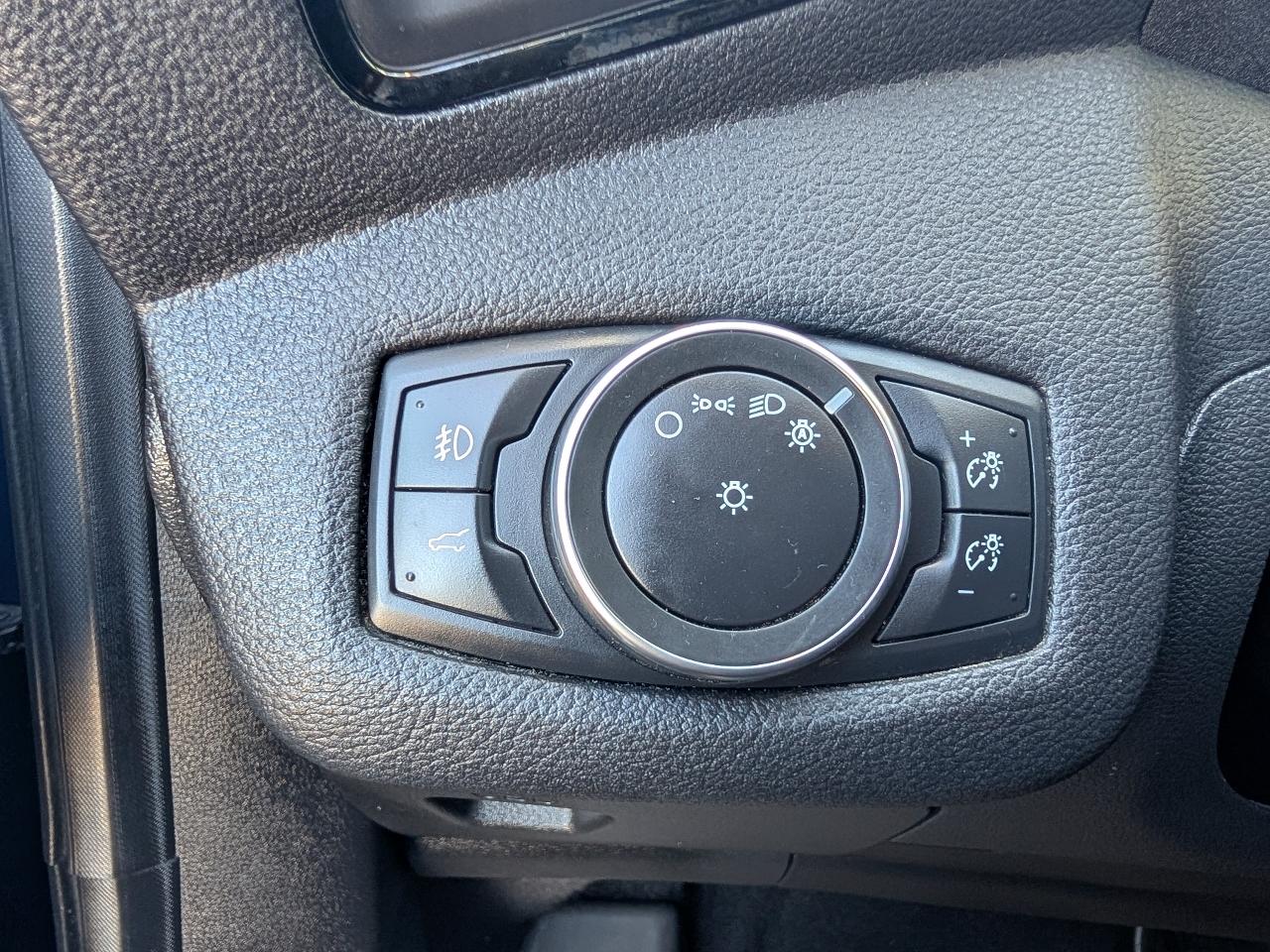 Ford Escape Titanium 4WD 2018