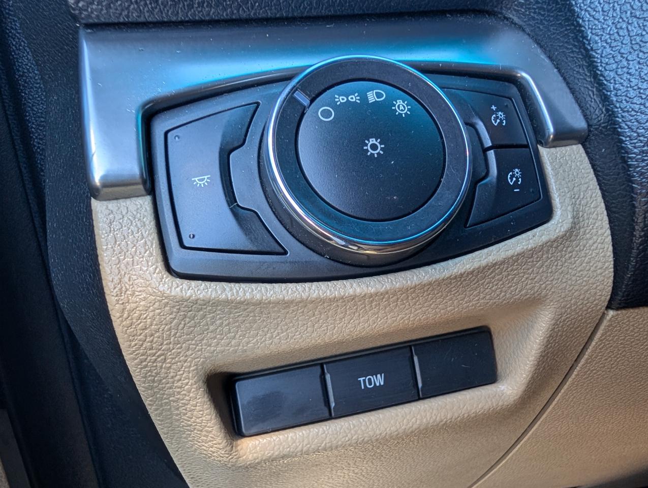 Ford Explorer Base 4WD 2017