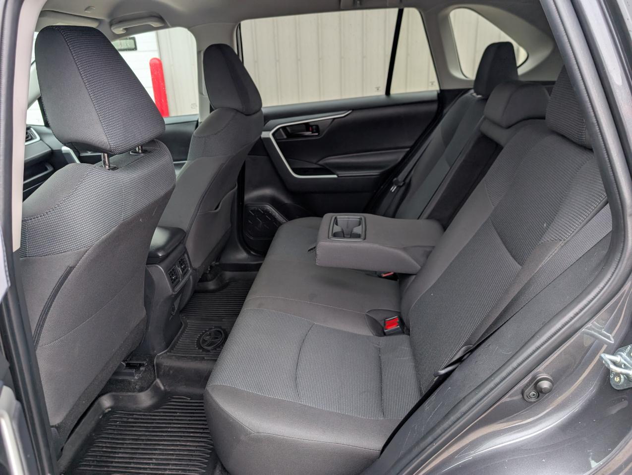 Toyota RAV4 LE AWD 2025